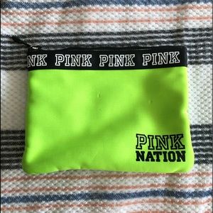 🧬PINK Victoria’s Secret Bathroom Bag